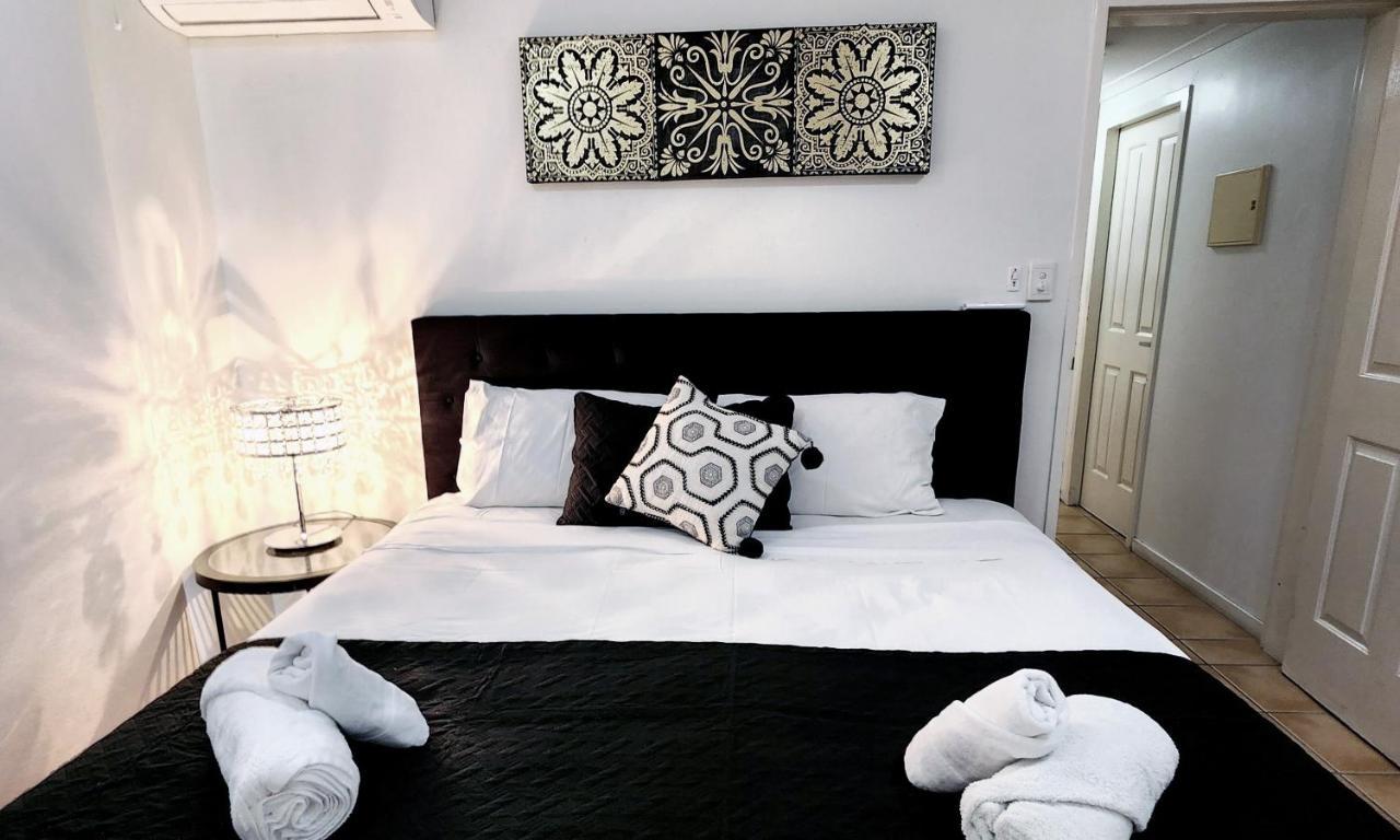 La Villa At Beach Court Airlie Beach Esterno foto