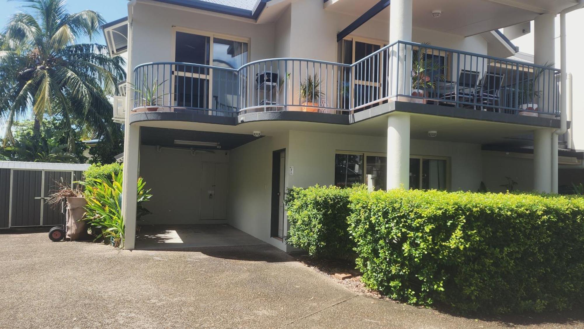 La Villa At Beach Court Airlie Beach Esterno foto